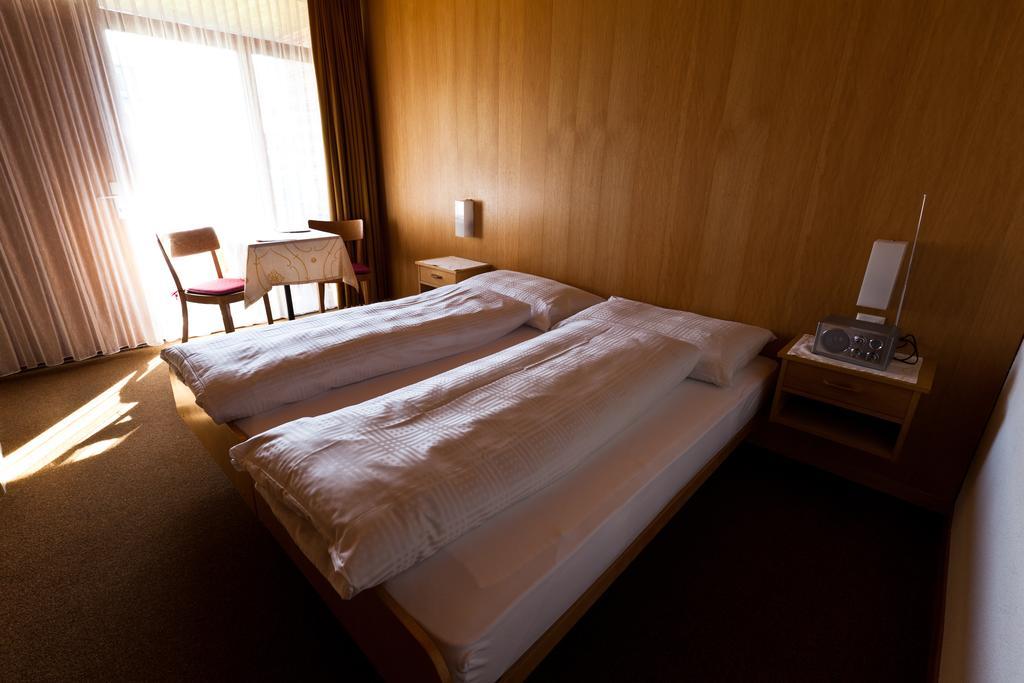 Hotel Garni Simplon Brigerbad Habitación foto